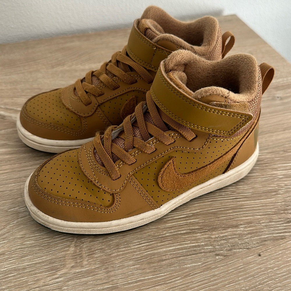 Nike toddler shoes size 11c.